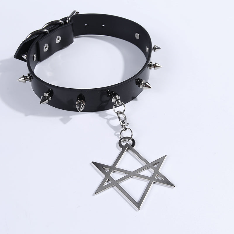 Retro Punk Joker Necklace for Street Style Wear