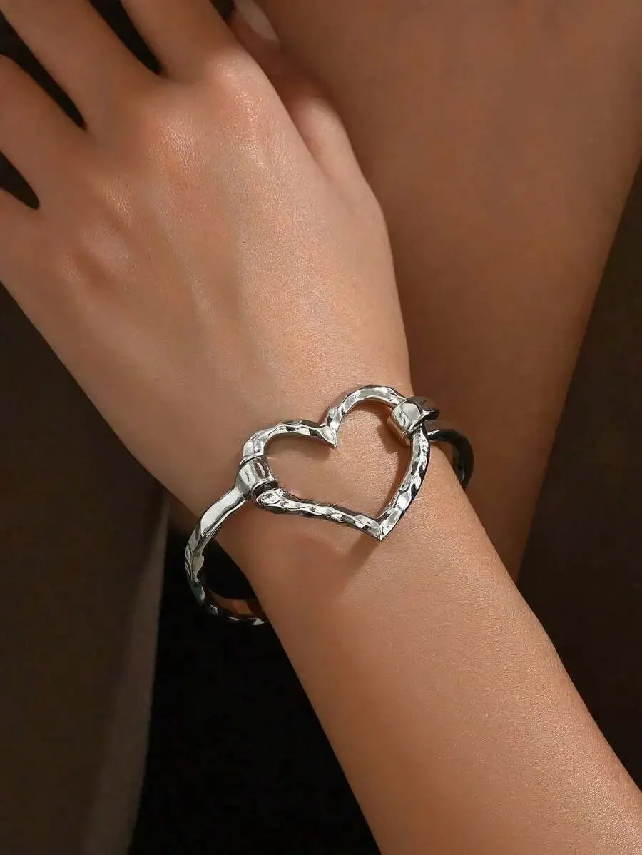 Fashionable Smooth Metal Heart Design Open Bangle Bracelet For Women, Streetwear Style Valentines,Mom,Mother,Mother's Day,Gift