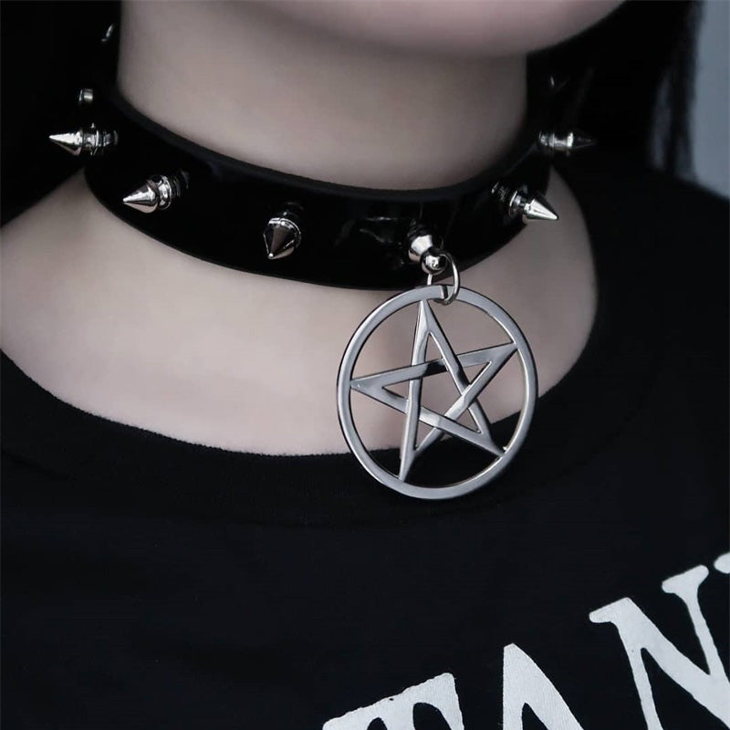 Retro Punk Joker Necklace for Street Style Wear